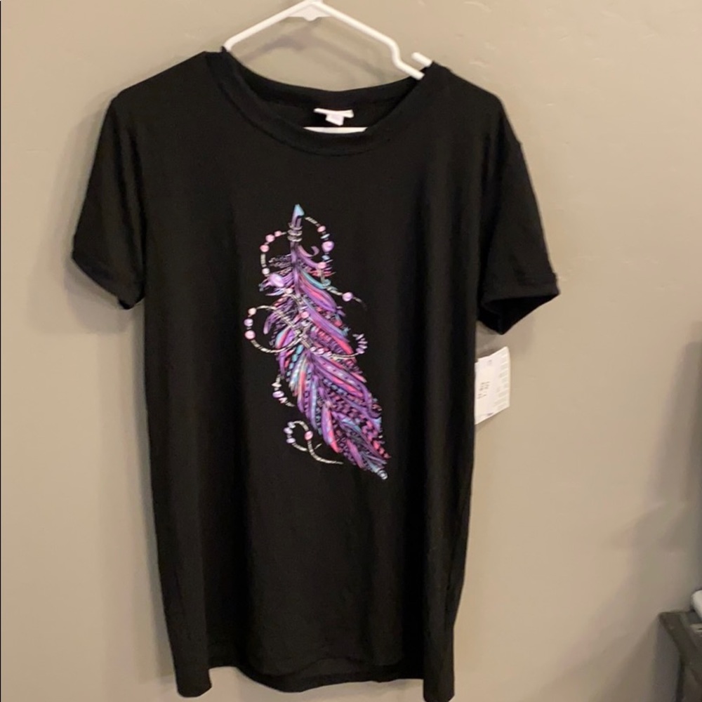 NWT lularoe tee size large